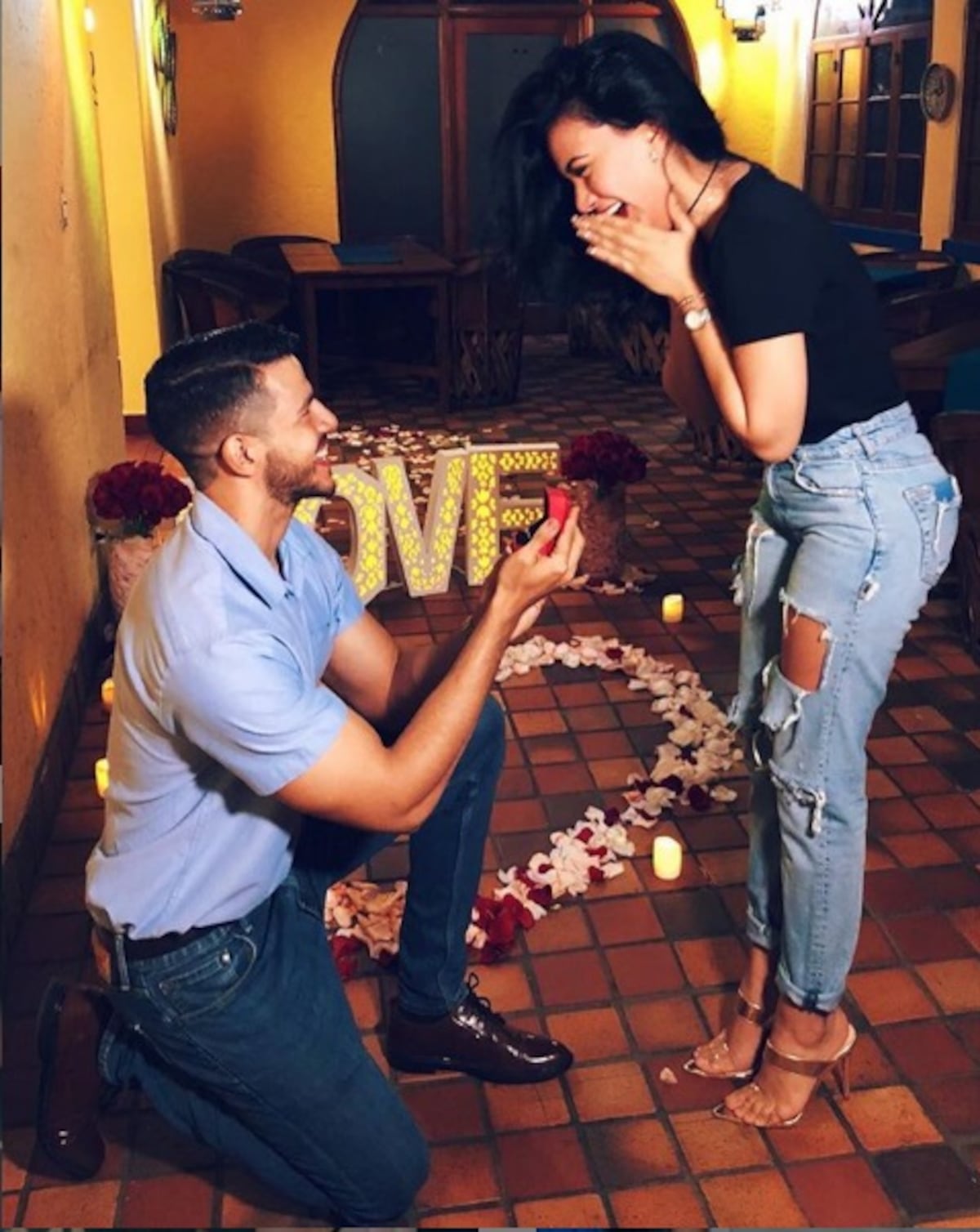 Se casa una Miss, se le hizo la oferta en pleno Black Friday | Video