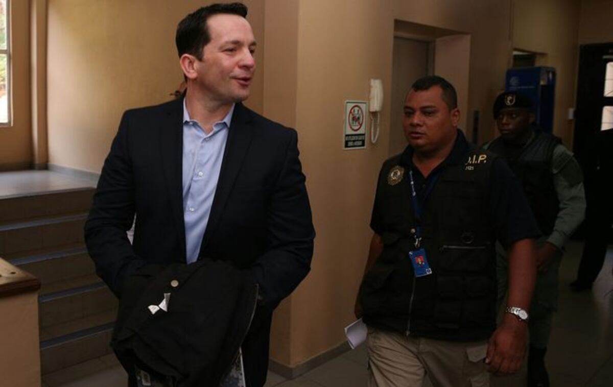 Suspenden audiencia contra Guillermo Ferrufino en caso de compra de un auto