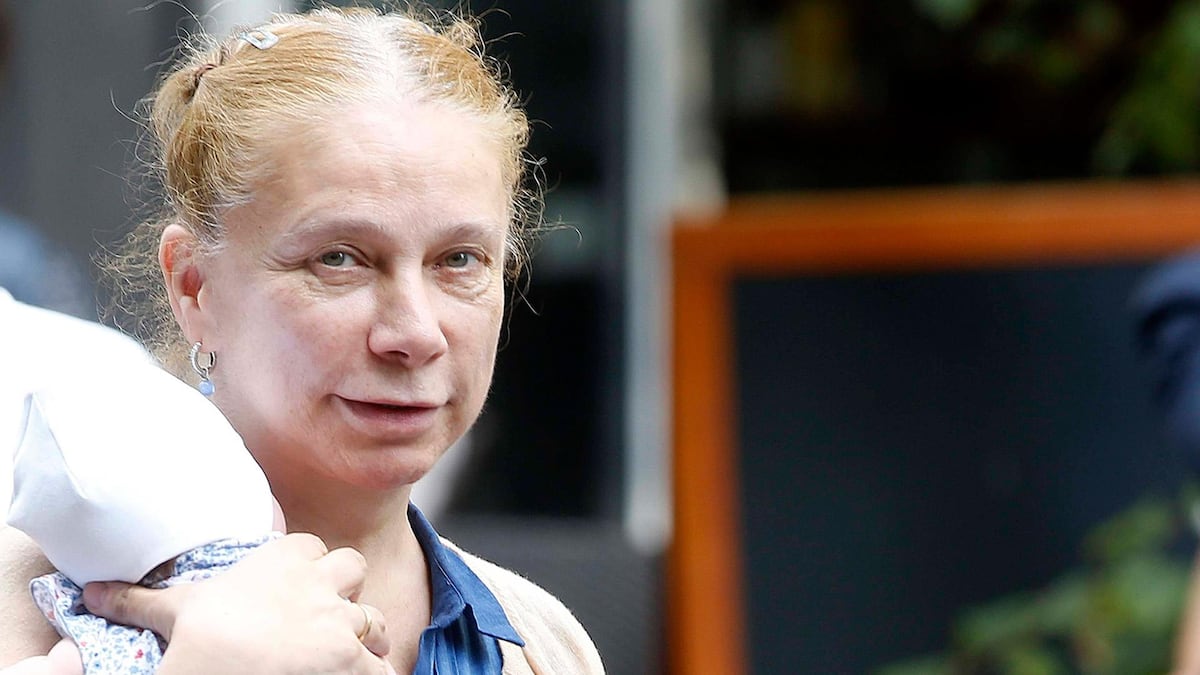 Alexandra Hildebrandt, directora del Museo del Muro de Berlín, da a luz a su décimo hijo a los 66 años