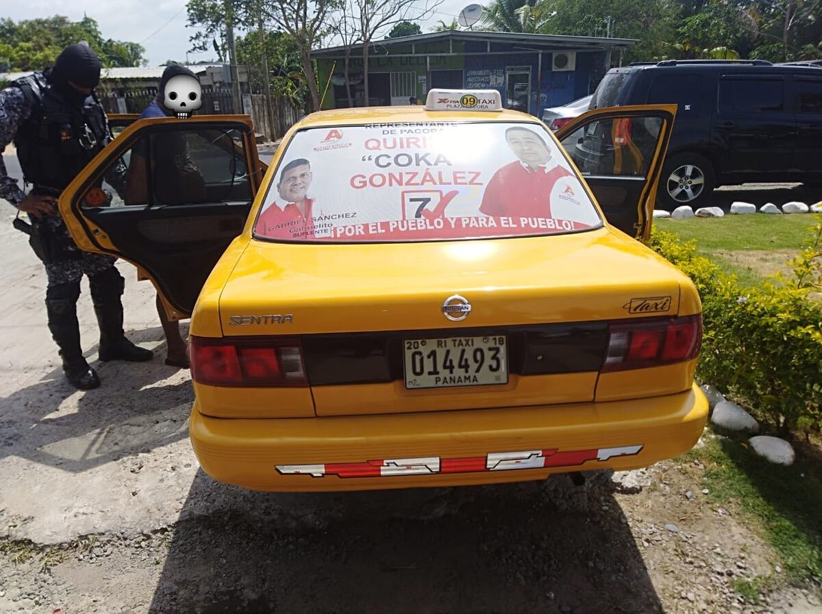 Se pusieron nerviosos al ver a la policía y los agarran con paquetes en un taxi  