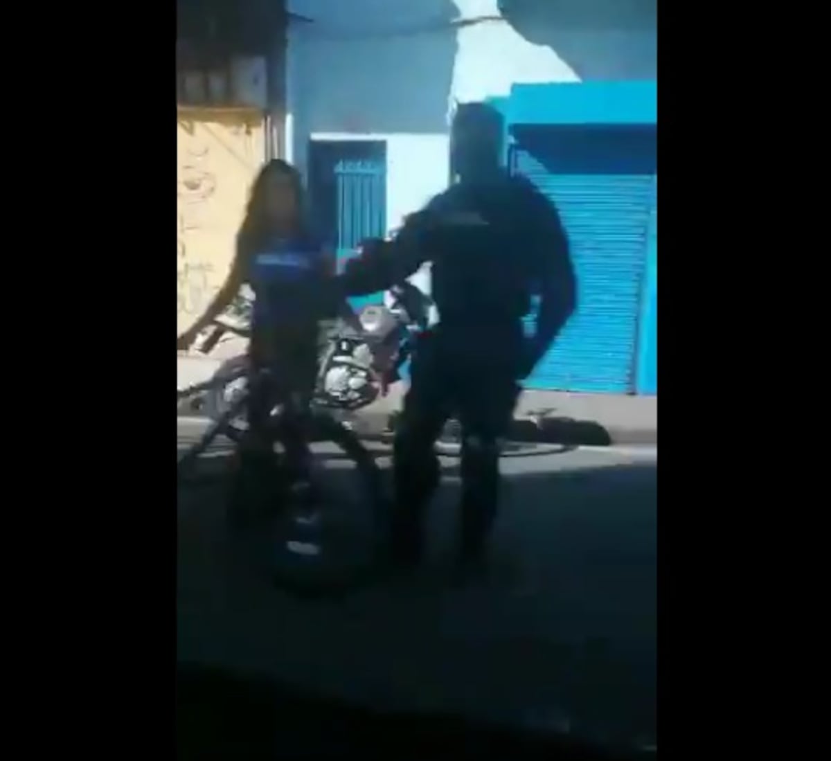 Otra vez.Capturan manejando ebria a la que exhibió sus senos y se fugó de retén