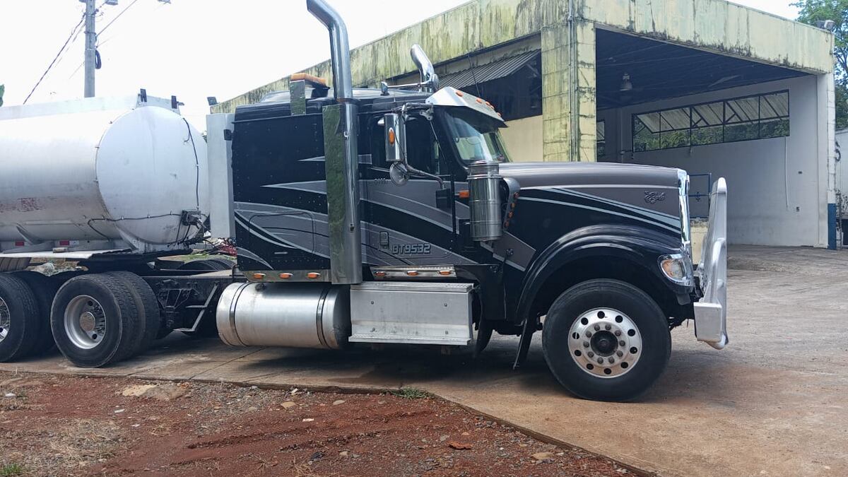 Atrapan a Conductor con Droga en Camión Cisterna en Chiriquí