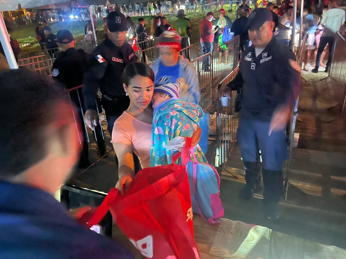 Jamones y canastas navideñas generan desorden en San Miguelito