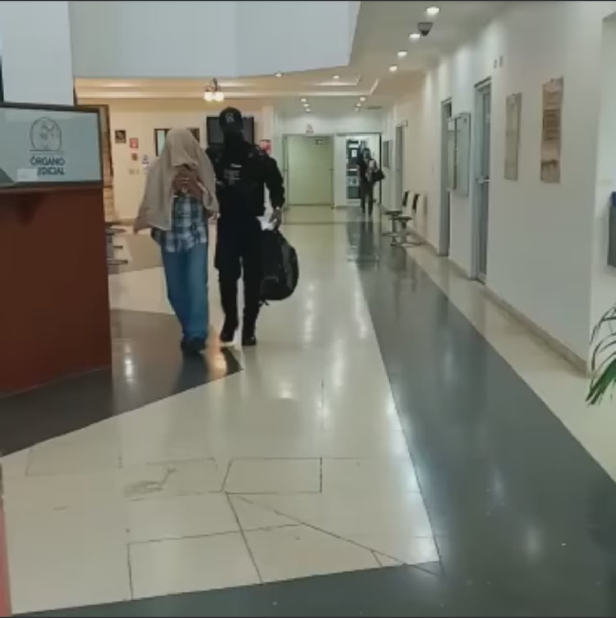 El cura acusado de manosear a un menor, enfrenta audiencia de apelación y lo dejan detenido