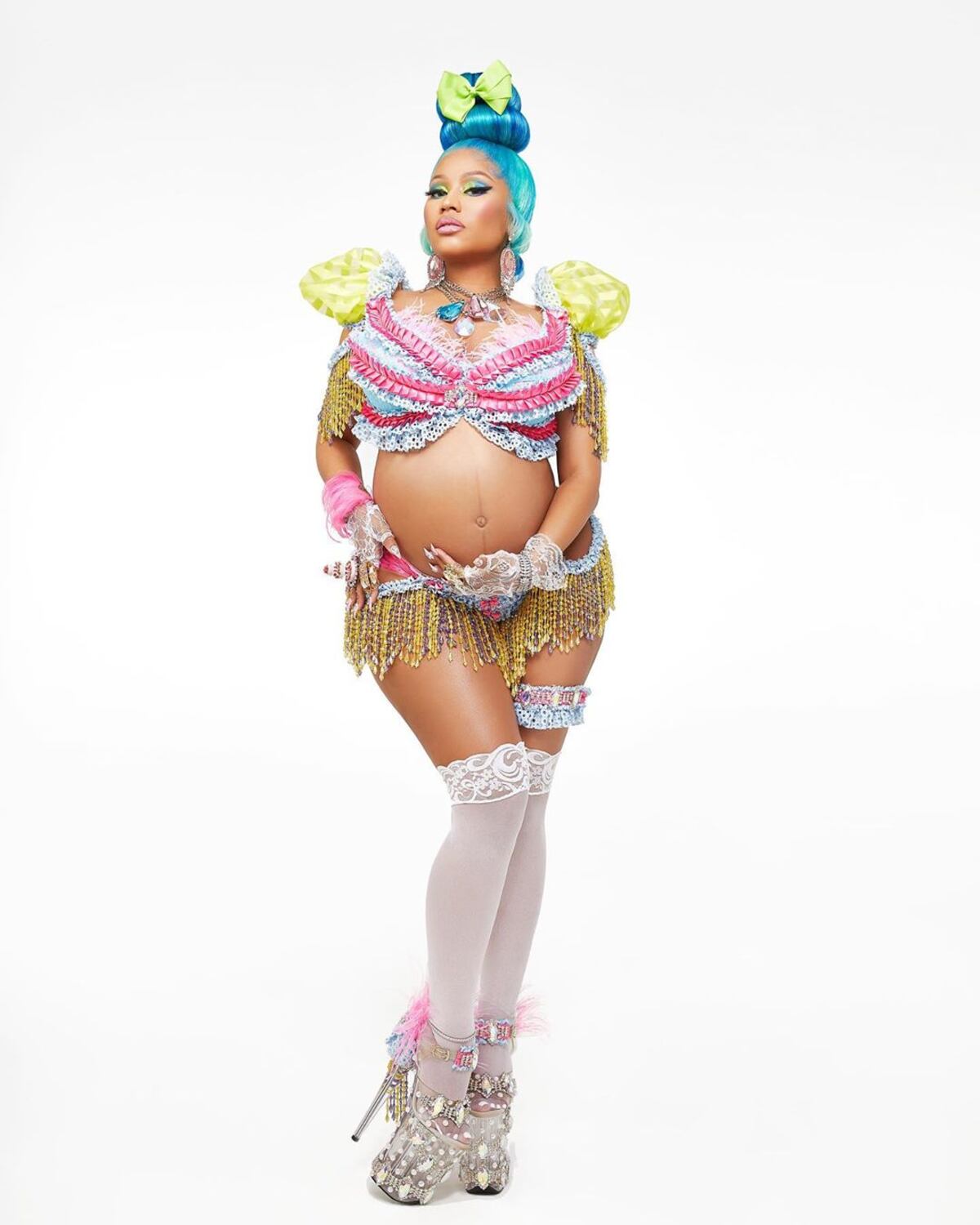 Qué pipón. Nicki Minaj revela su primer embarazo de manera extravagante +Fotos