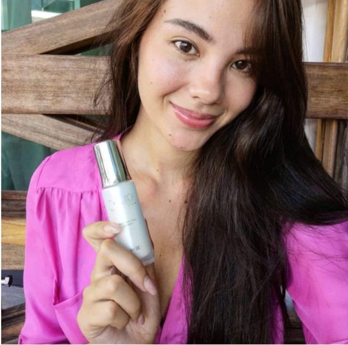 La Miss Universo se muestra al natural y habla de la premonición del traje rojo