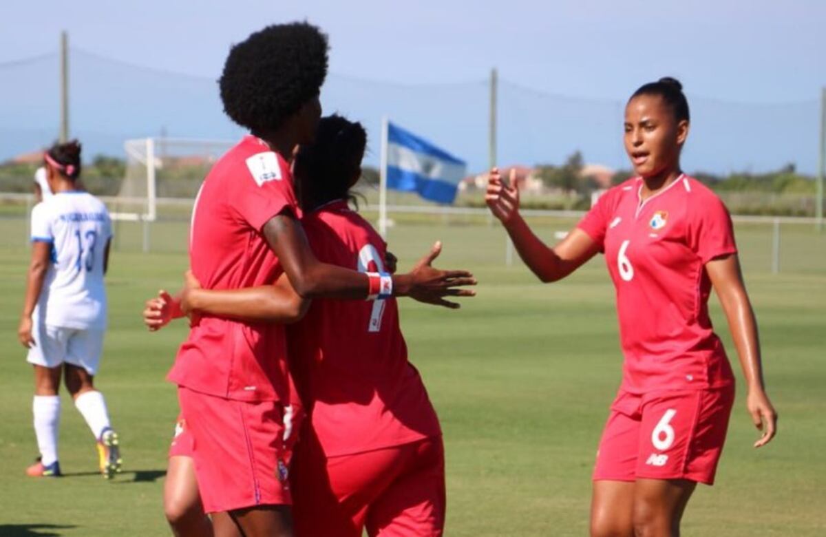 El equipo femenino de fútbol de Panamá le pasa por encima a Nicaragua