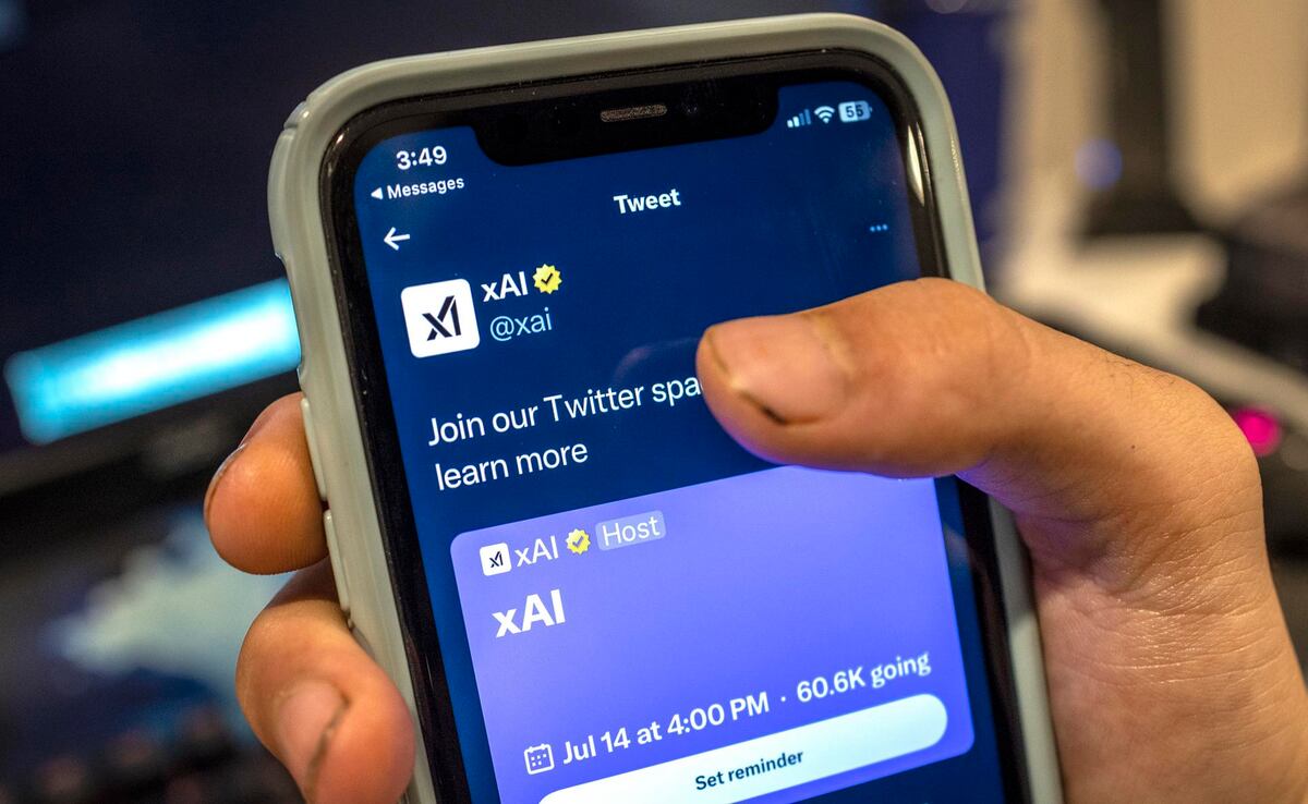 Elon Musk amenaza con prohibir a sus empleados usar dispositivos Apple