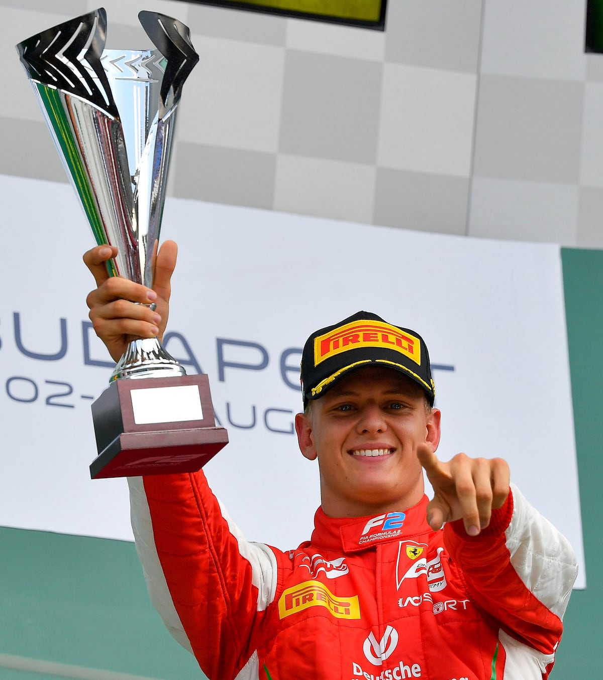 Hijo de Schumacher gana su primera carrera en F2, en Hungría