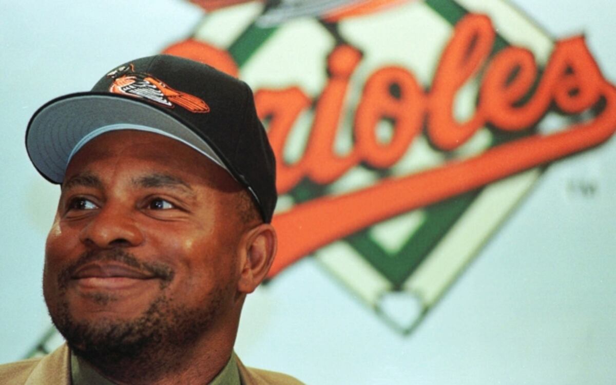 ¿Recuerdan a Albert Belle? Miren en qué lío se metió ahora
