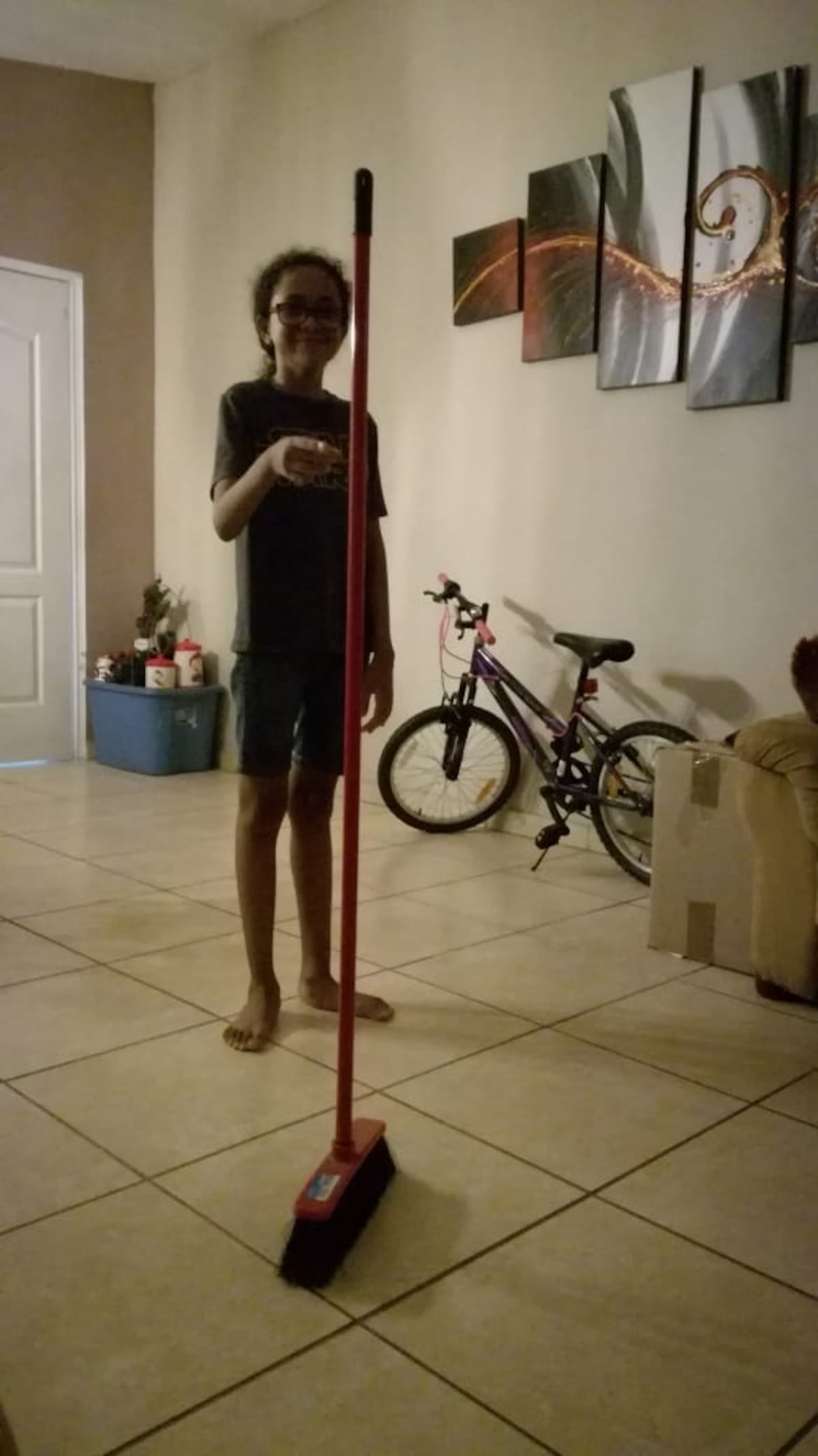 Impresionante. Único día que la escoba se para sola. Panamá se une a la prueba. Descubrimos la verdad. Video