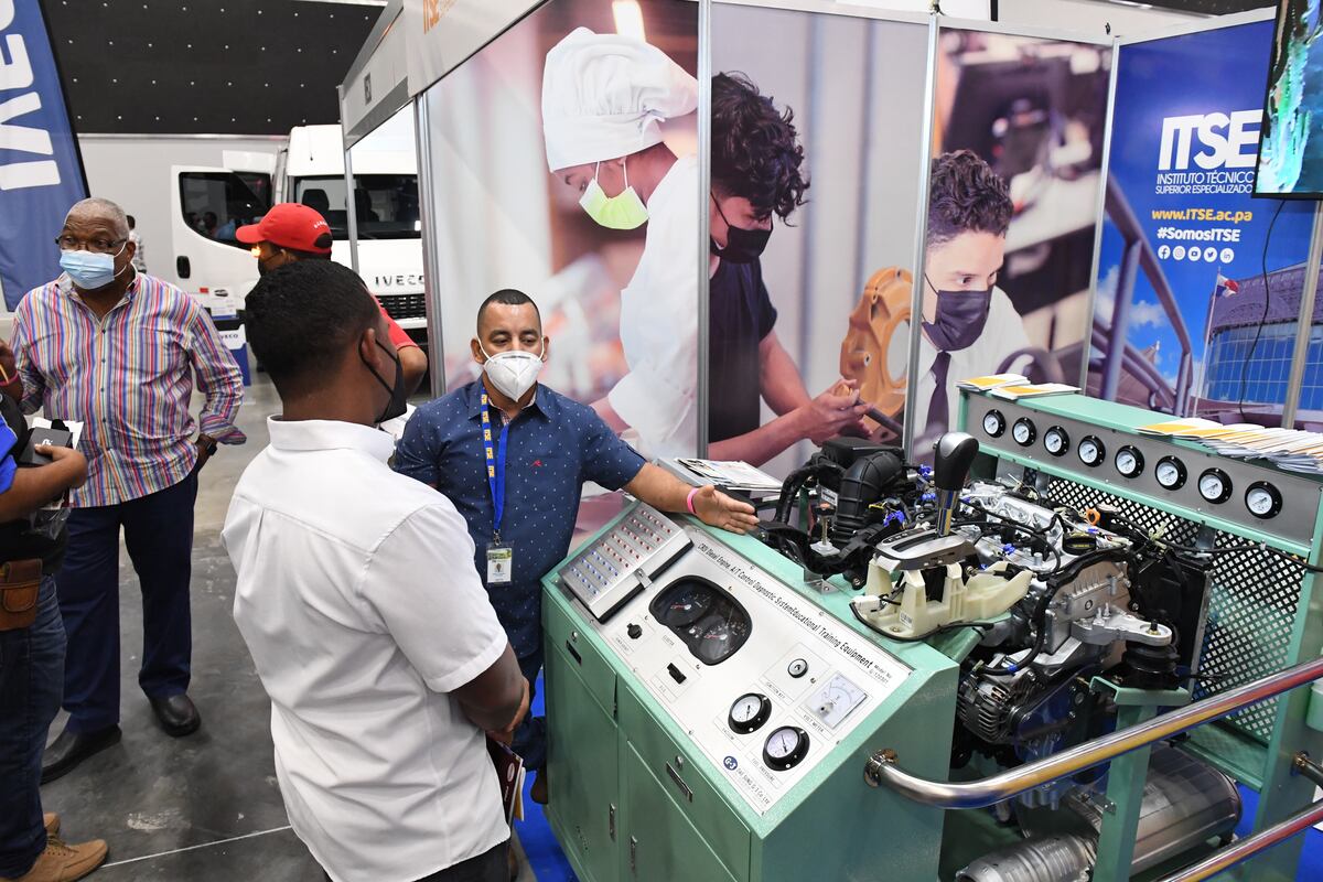 Culmina con éxito  Expo Máquina 2022