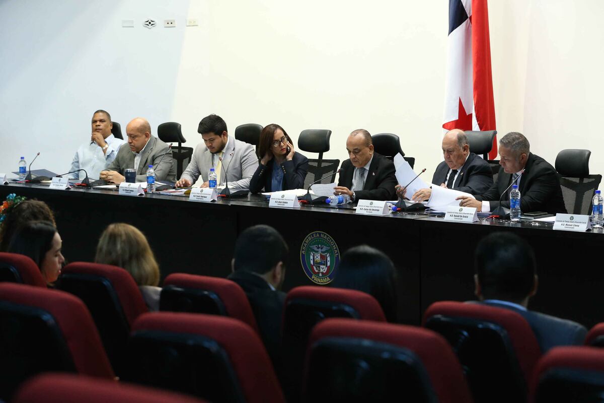  ¡La Caja en el ojo del huracán! El país discute el futuro de las pensiones