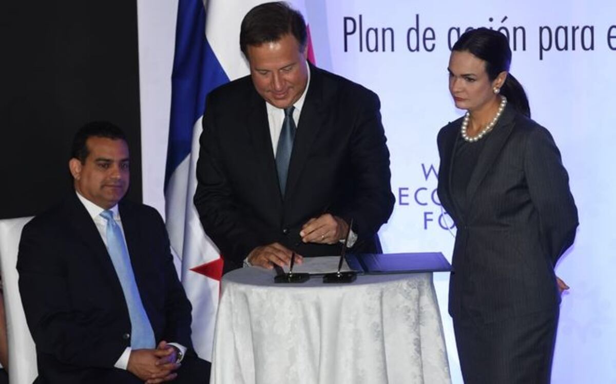 Igual oportunidad. Varela y Saint Malo firman decreto de paridad de género 