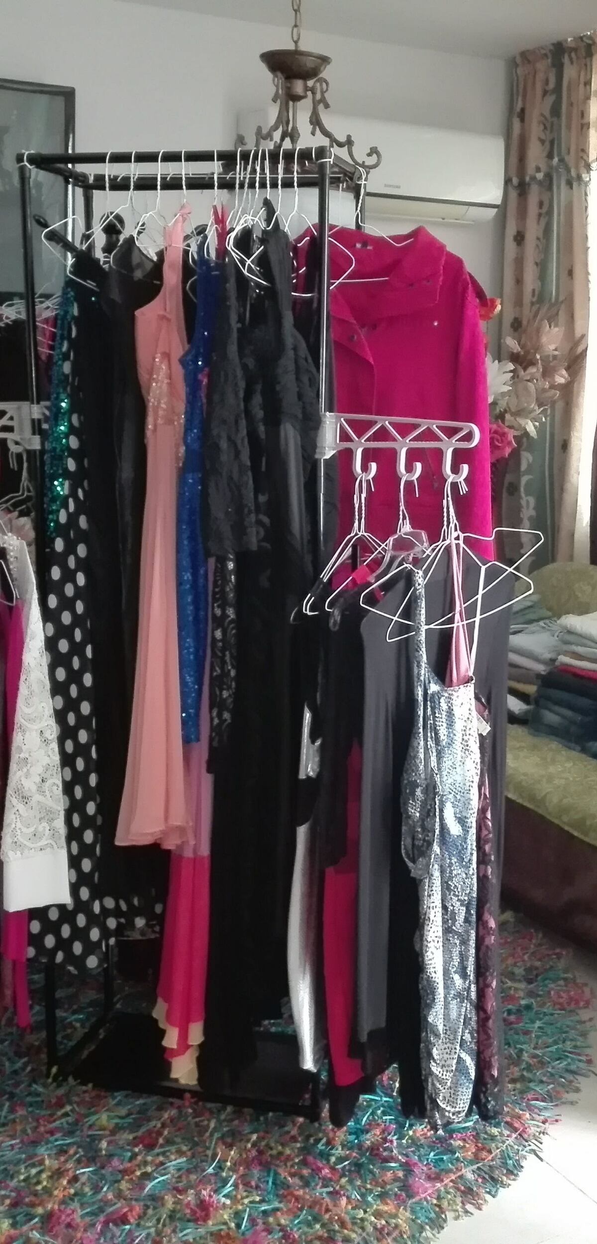 Empresa de almacenajes desaloja depósito y vende bienes de periodista cuando ella estaba hospitalizada al borde de la muerte