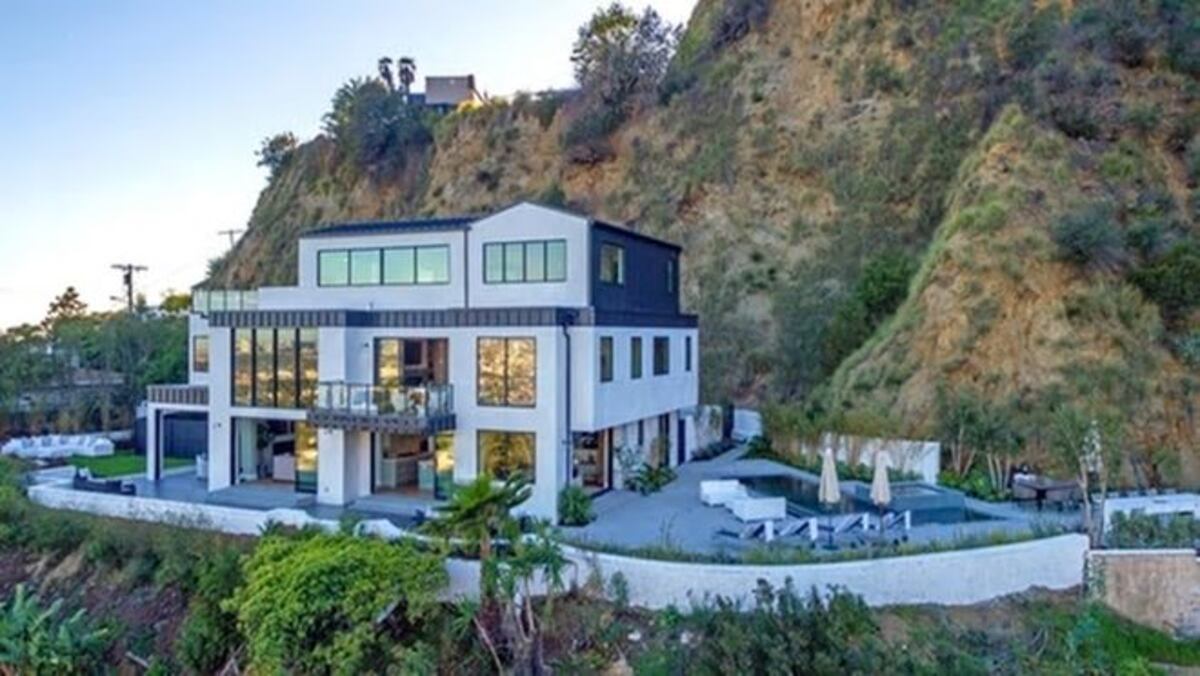 Demi Lovato puso a la venta la 'mansión maldita' donde casi pierde la vida 