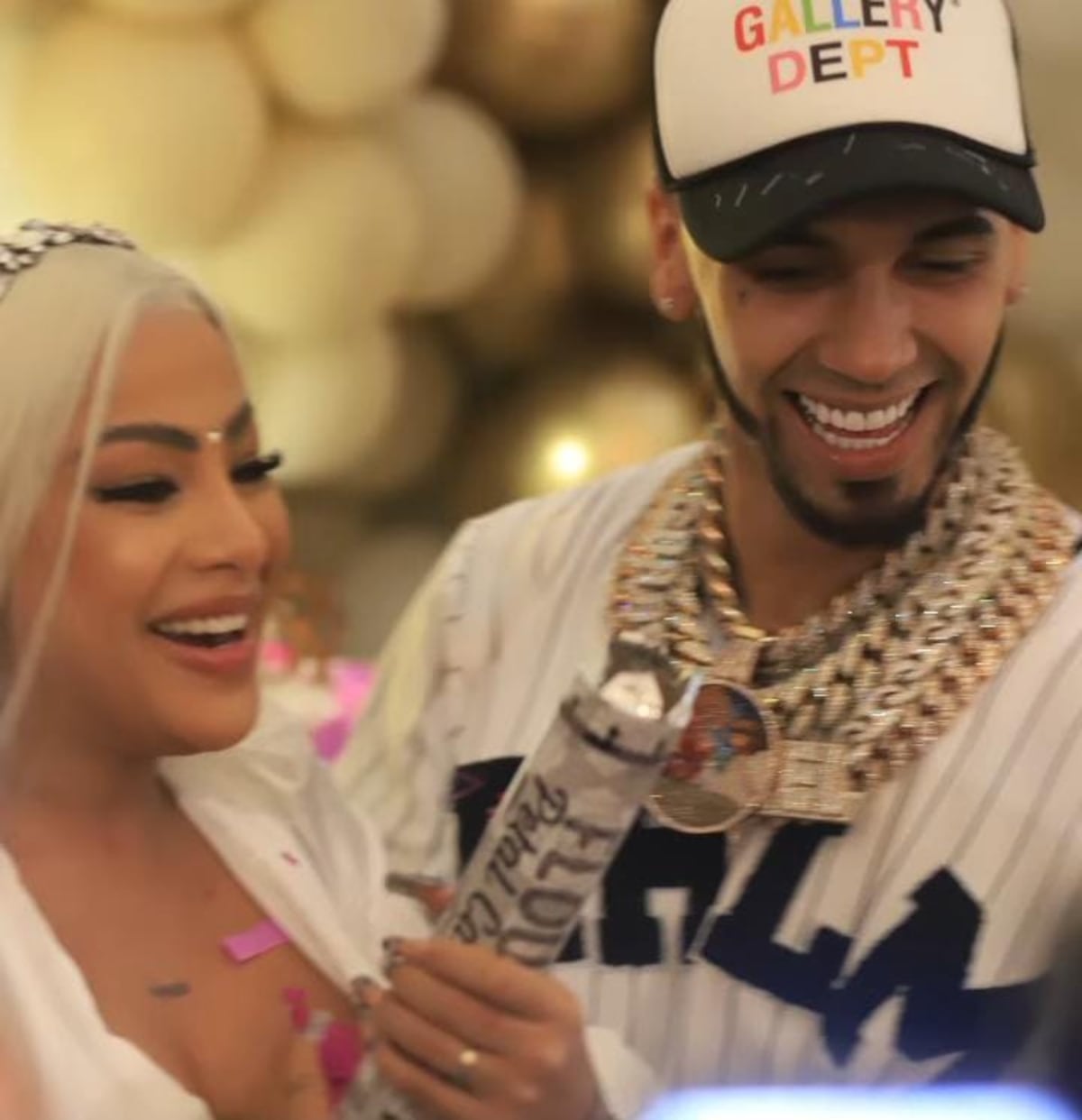 Viene la ‘Bebecita’.  Anuel y su mujer Yailín ‘la más viral’ están embarazados 