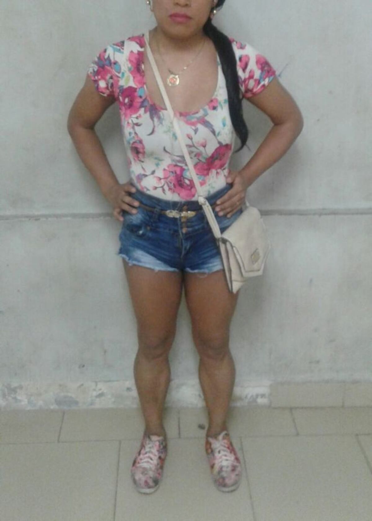 EN NOCHE DE COPAS. Travesti lleva a oficiales a habitación de hotel y les roba