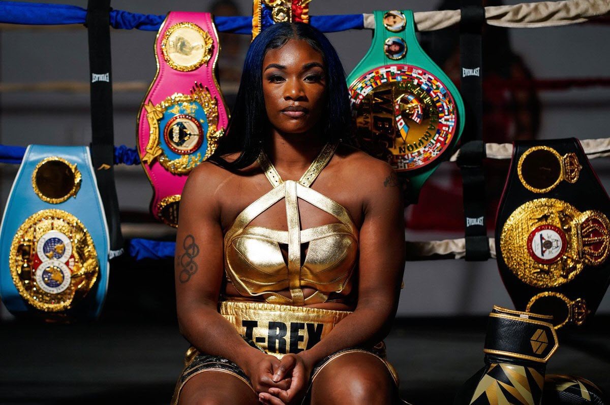 Claressa Shields impone respeto y retiene su corona pesada