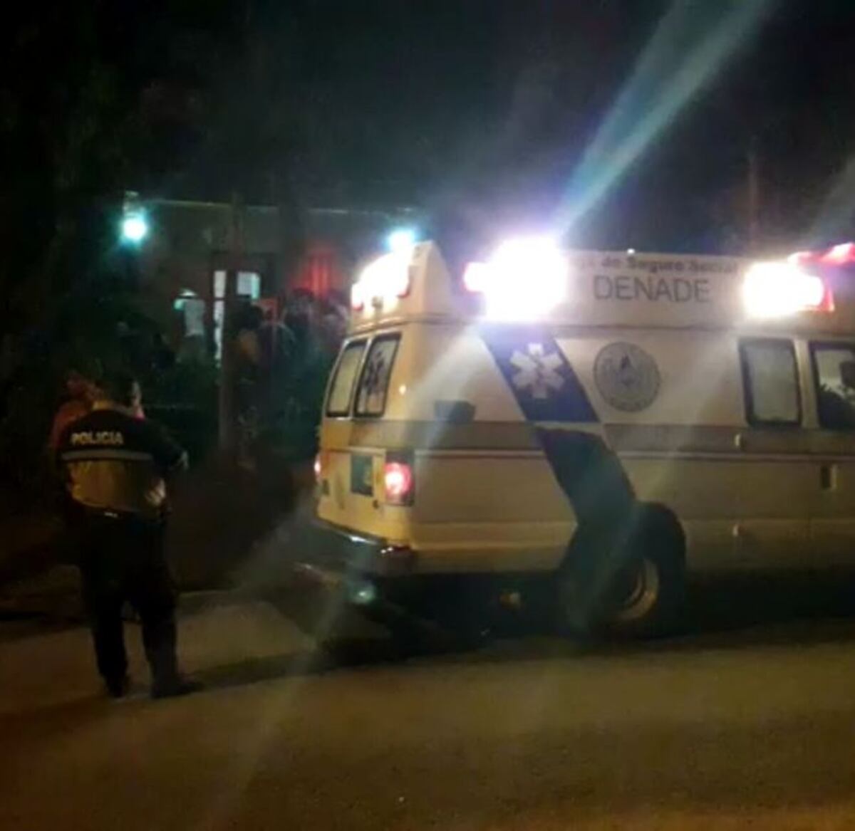 Golpea brutalmente a dos abuelitos, uno discapacitado.Vecinos capturan a agresor