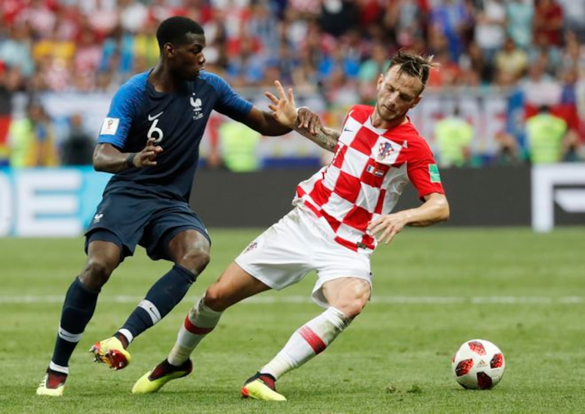 El jugador croata Iván Rakitic está descontento con el arbitraje de la final