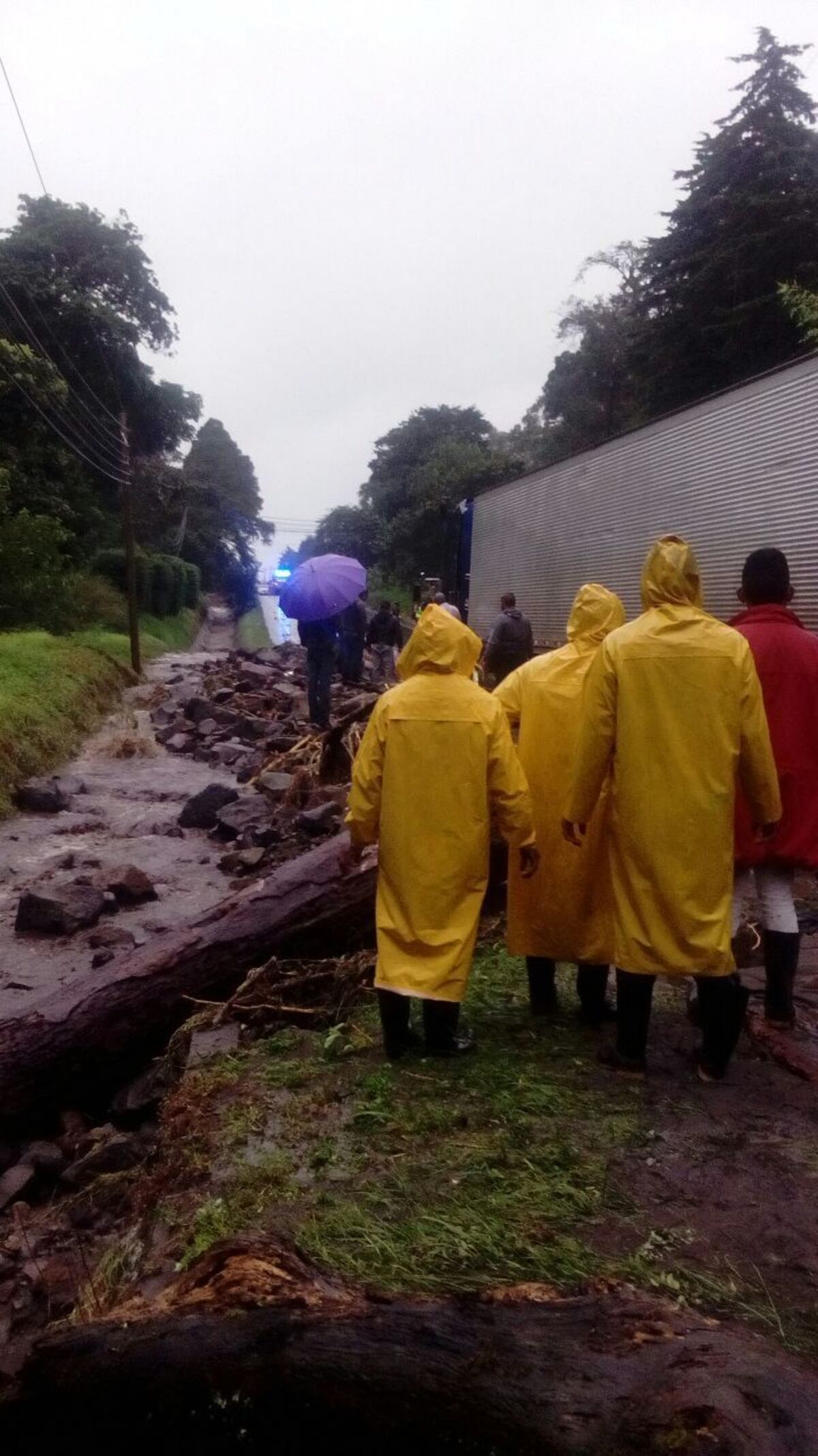 INESPERADO. Alud de tierra obliga a que mujer dé a luz en el Hotel Bambito