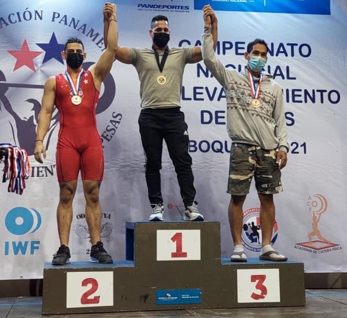 Valera y Ortega destacan en el Nacional de Pesas