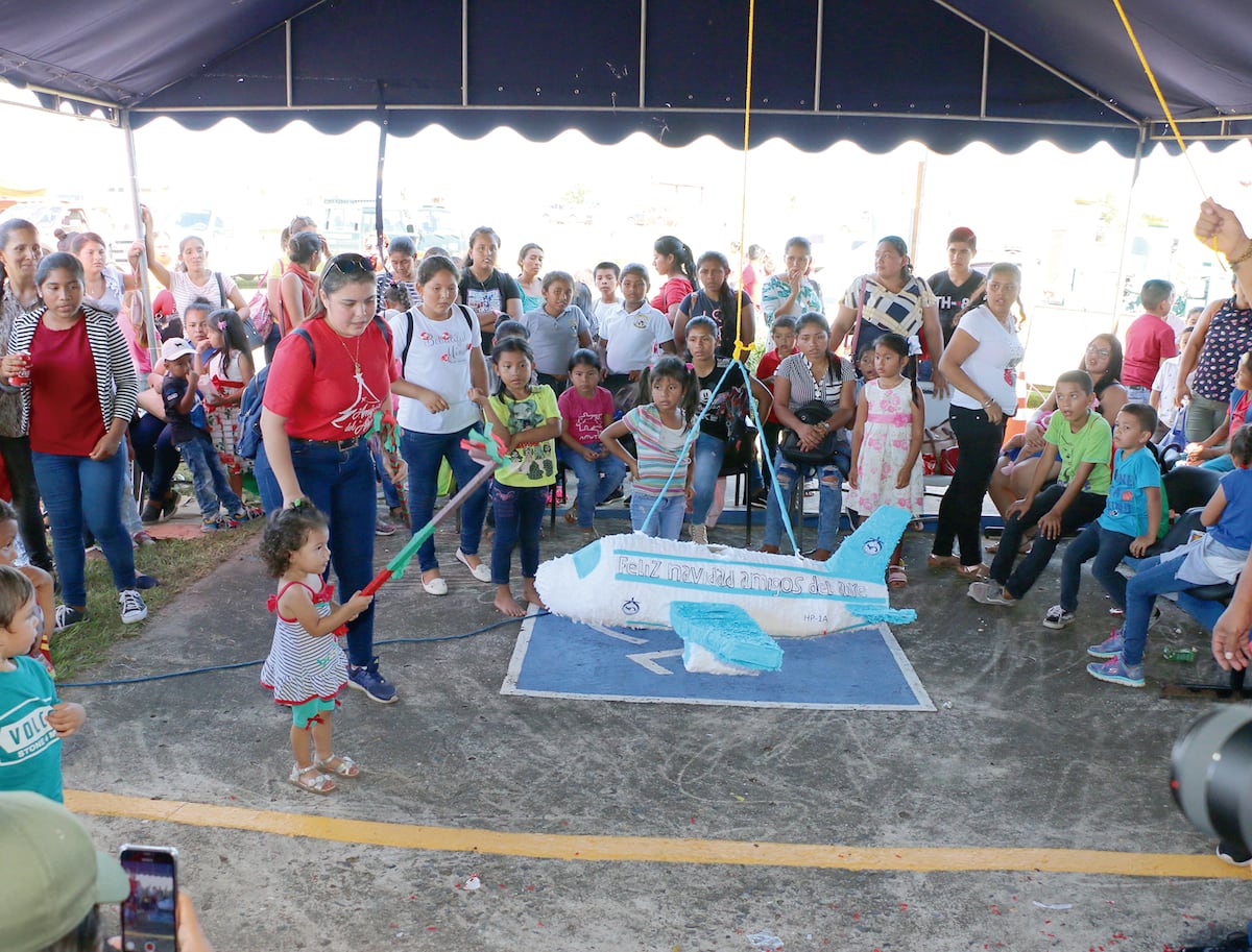 Amigos del aire llevan alegría a niños veragüenses