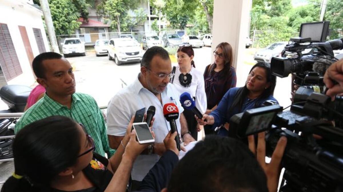 Periodistas en Panamá celebran su día