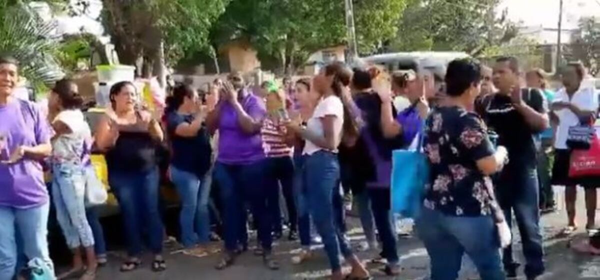 Desconsolados.Piqueteo fuera de cárcel de La Chorrera. Le diremos por qué. Video