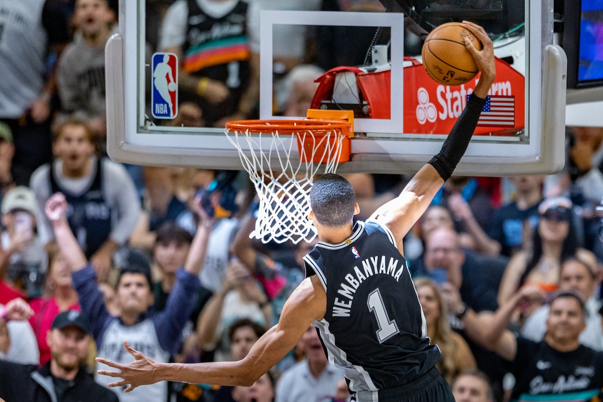Wembanyama le robó la noche al MVP con una función brutal