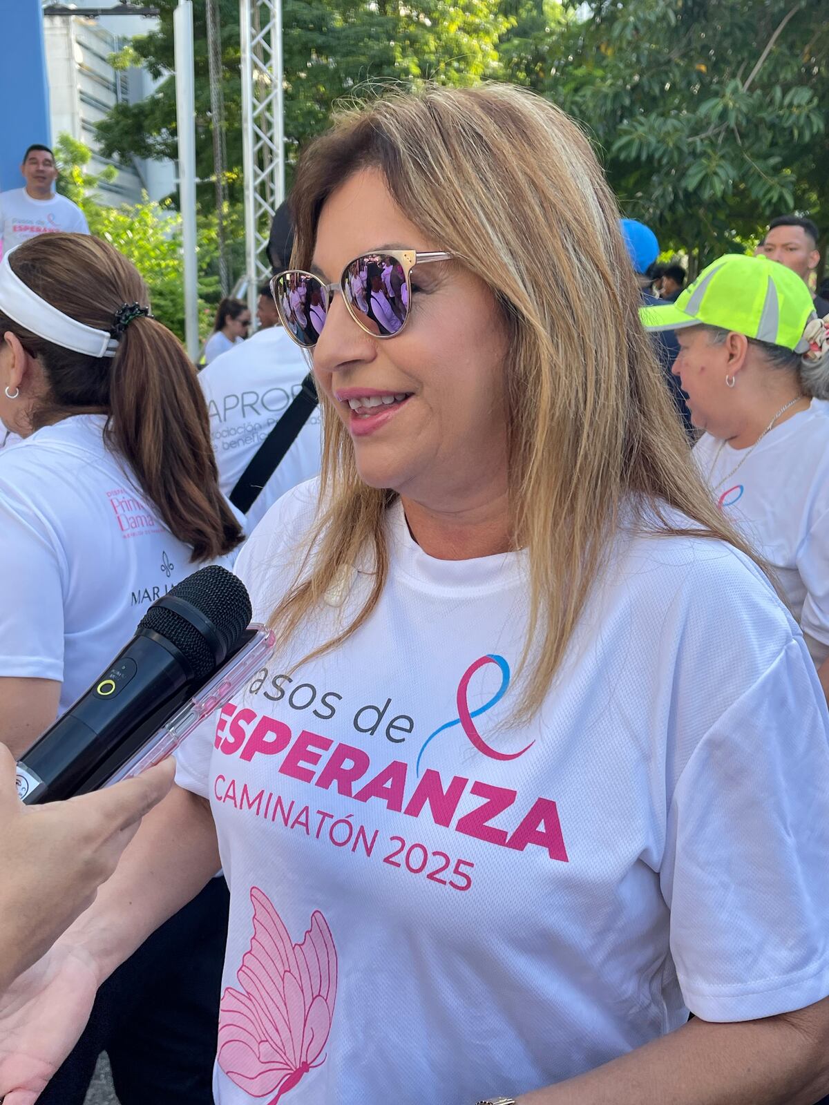 Caminatón despide el mes de la cinta rosada y celeste con amor y solidaridad