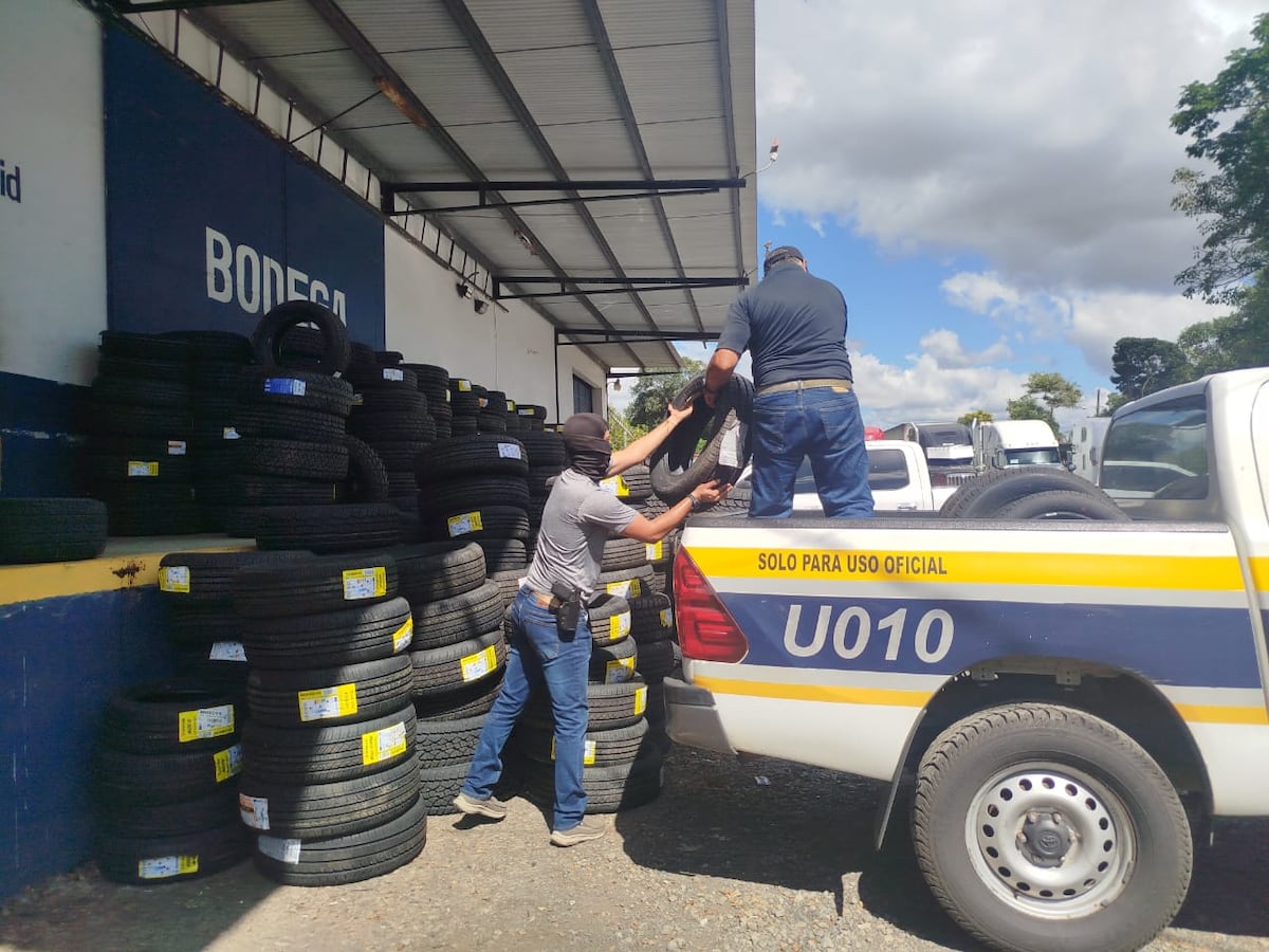 ¡Llantas ‘chimbas’! Aduanas descubre bodega llena en Chiriquí