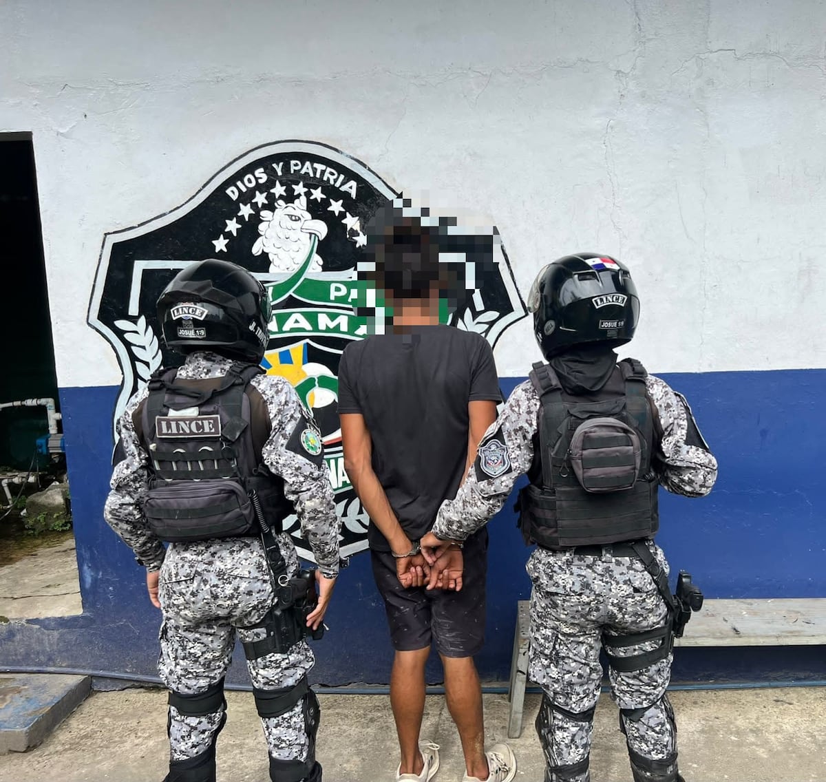 EL ‘NIDO’ LE SALIÓ CARO: Lo agarran en Playa Bluff con 119 huevos de tortuga