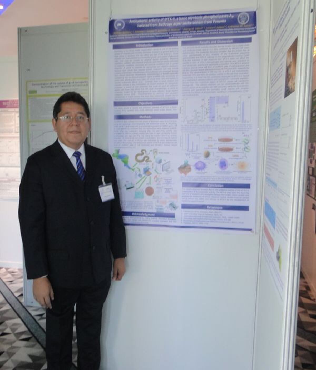 Científico panameño es premiado por su investigación sobre el cáncer en Belgrado