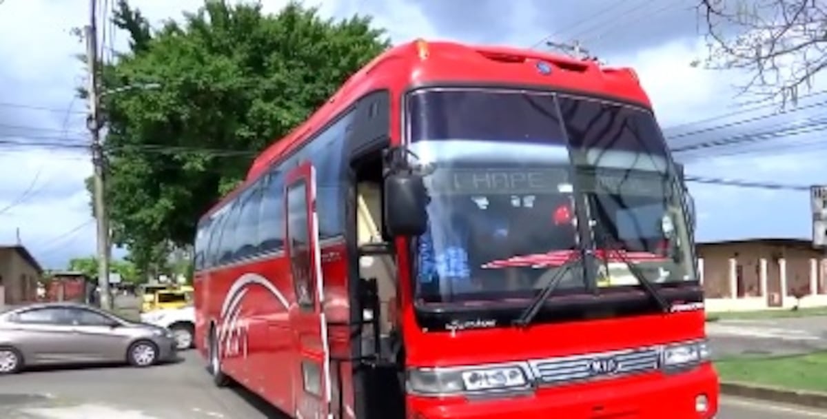 ‘Esto es un asalto’. Con arma en mano roban en bus de ruta. Se hicieron pasar por pasajeros