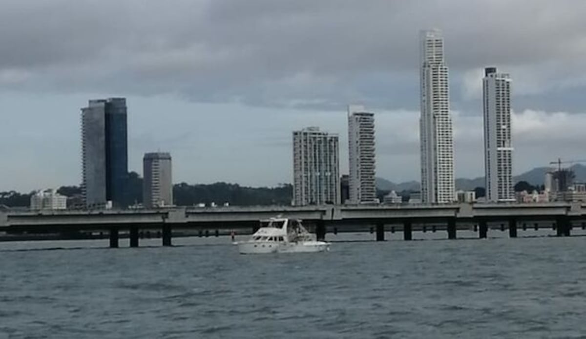Rescatan a una persona en Isla Perico; luego que fuertes vientos arrastraran su embarcación