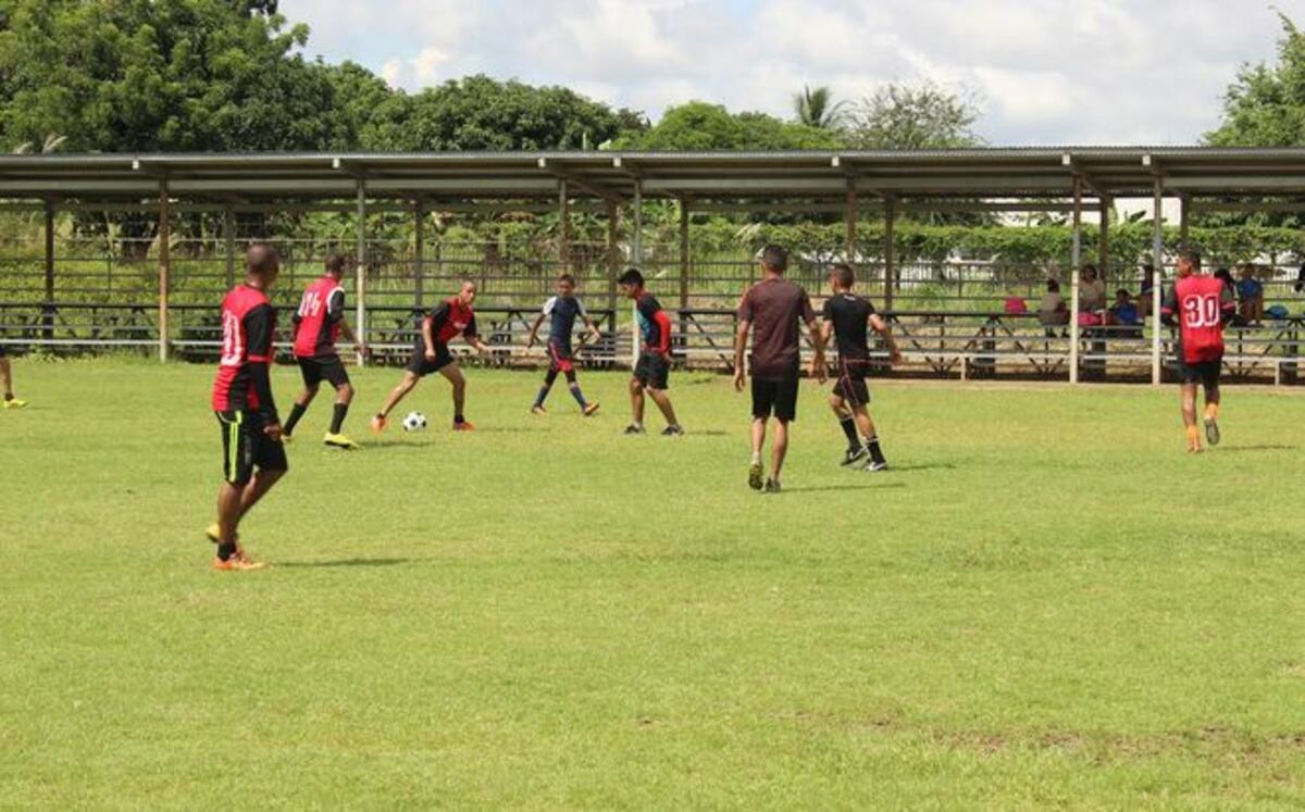 Jóvenes en Las Garzas apuestan al deporte