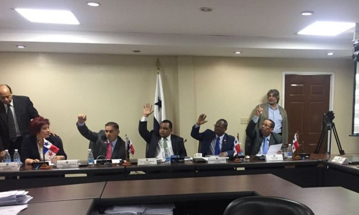   ¡ESTO SE DESCONTROLÓ! Diputados niegan traslados de partidas y paran obras