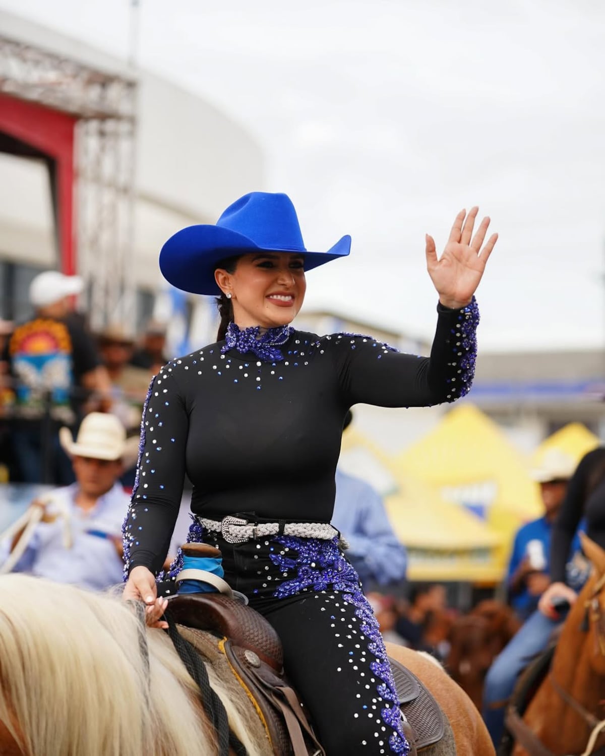 ¡Los guapos de la cabalgata! Katleen Levy y José Pérez Barboni se roban todas las miradas