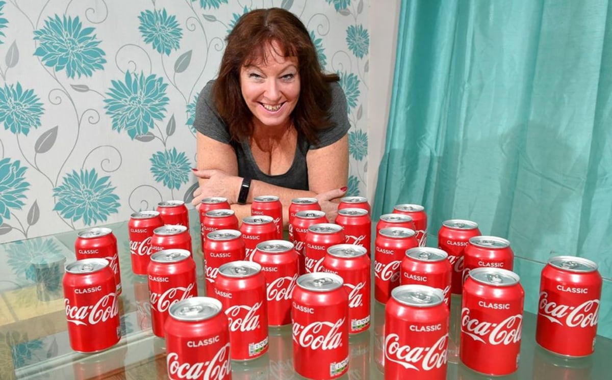 Mujer consumió 30 latas de Coca-Cola por día durante 20 años y así quedó