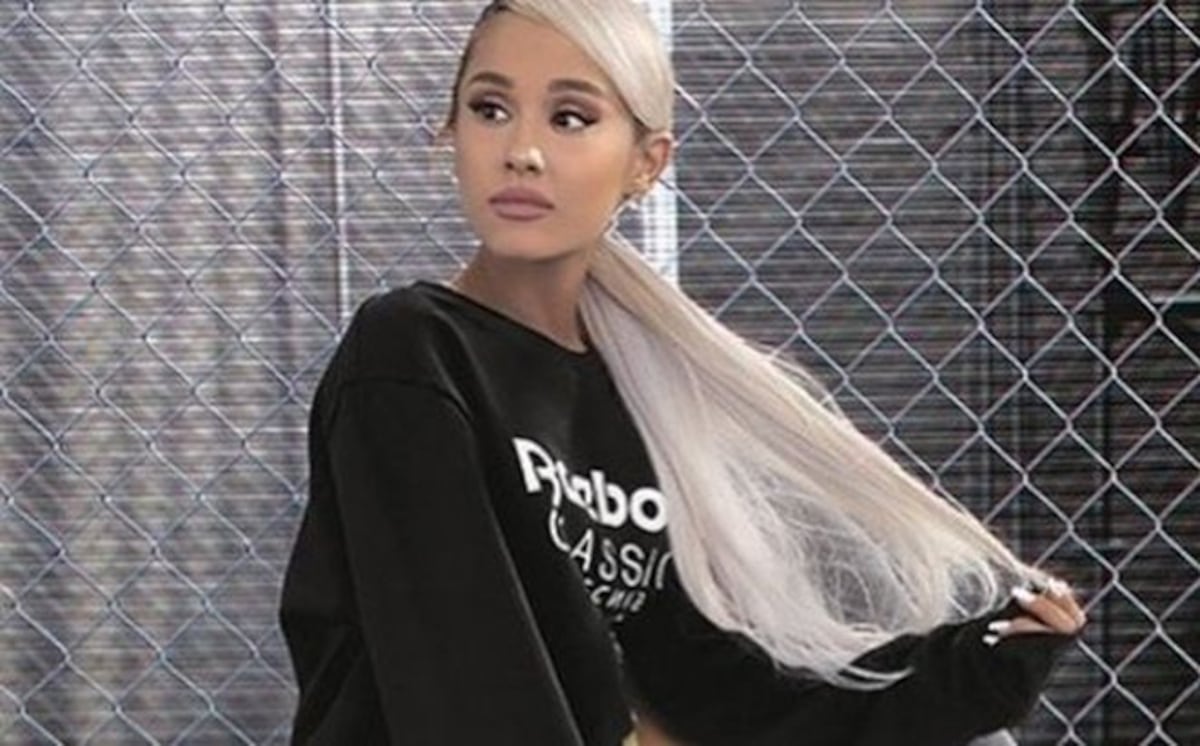 Conoce cuánto se gasta Ariana Grande en su hermosa cabellera