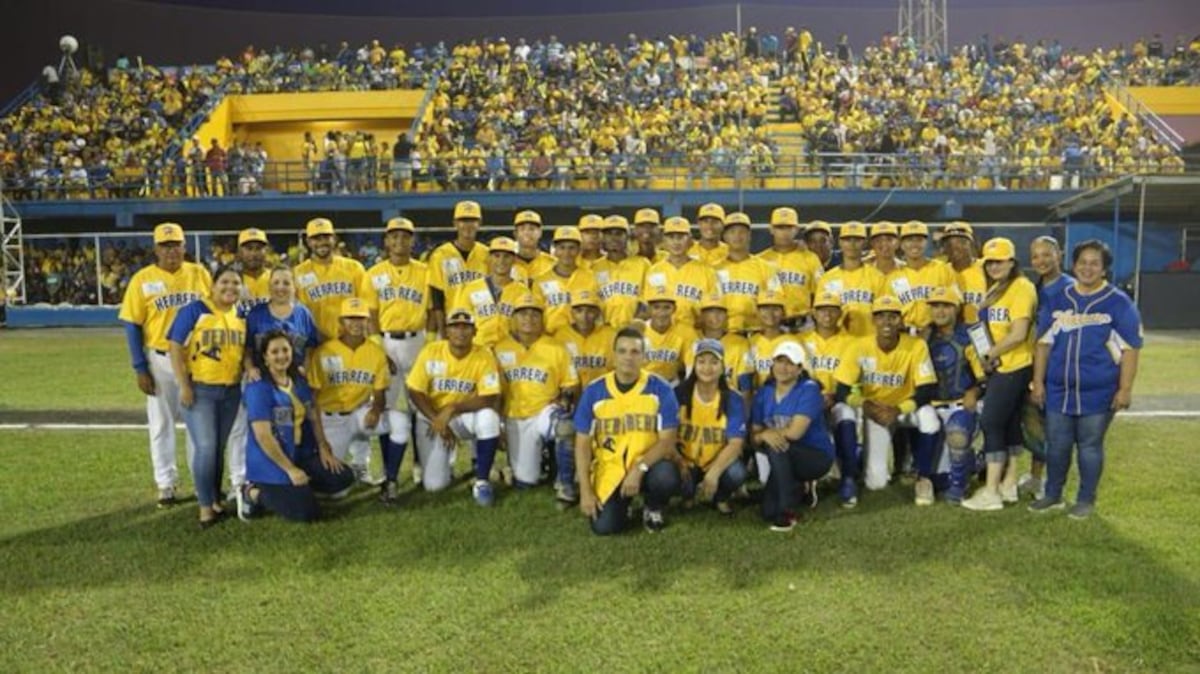 Polémica: Afición molesta por cobro alrededor del Claudio Nieto