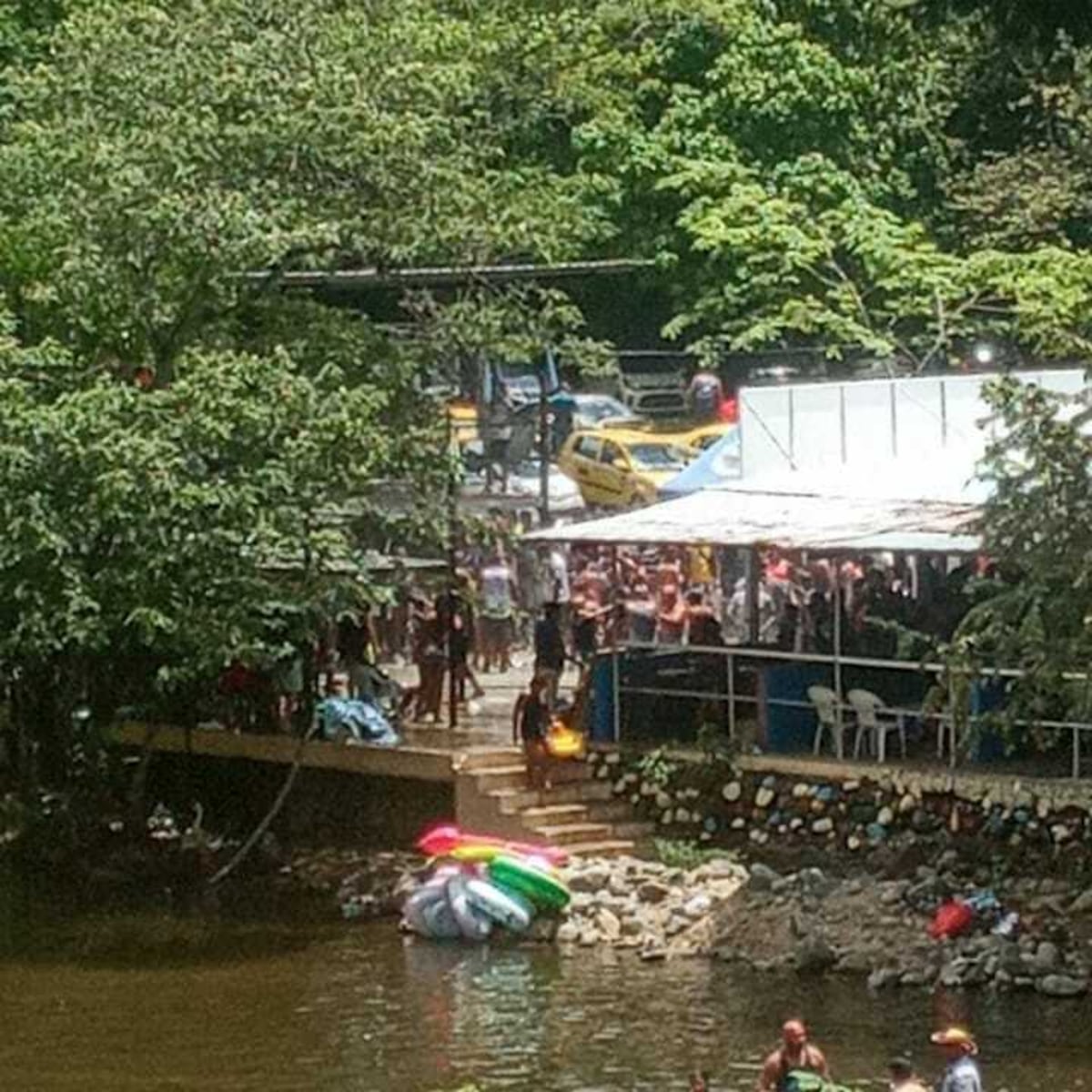 Por arrepinchosos. Rumba en balneario, con licor, sin mascarillas y sin distanciamiento físico. Habrá sanciones