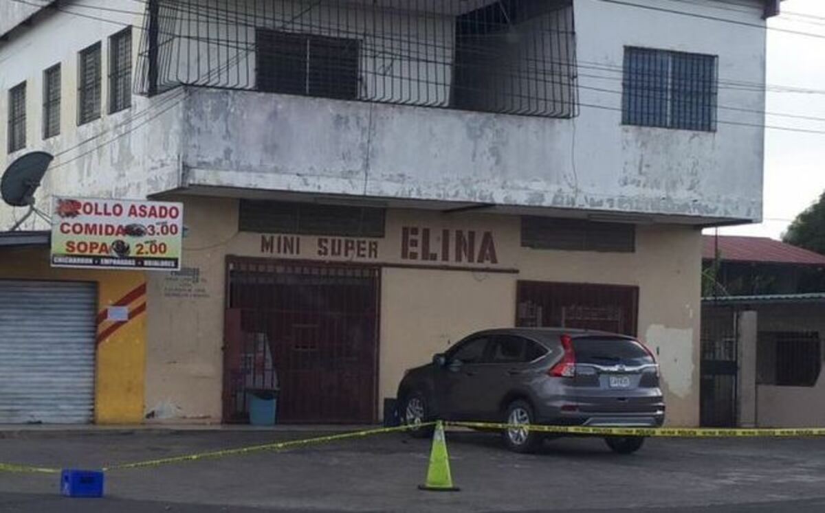 SU ÚLTIMO MANDADO. Joven muere en balacera en una tienda en Ciudad Radial VIDEO