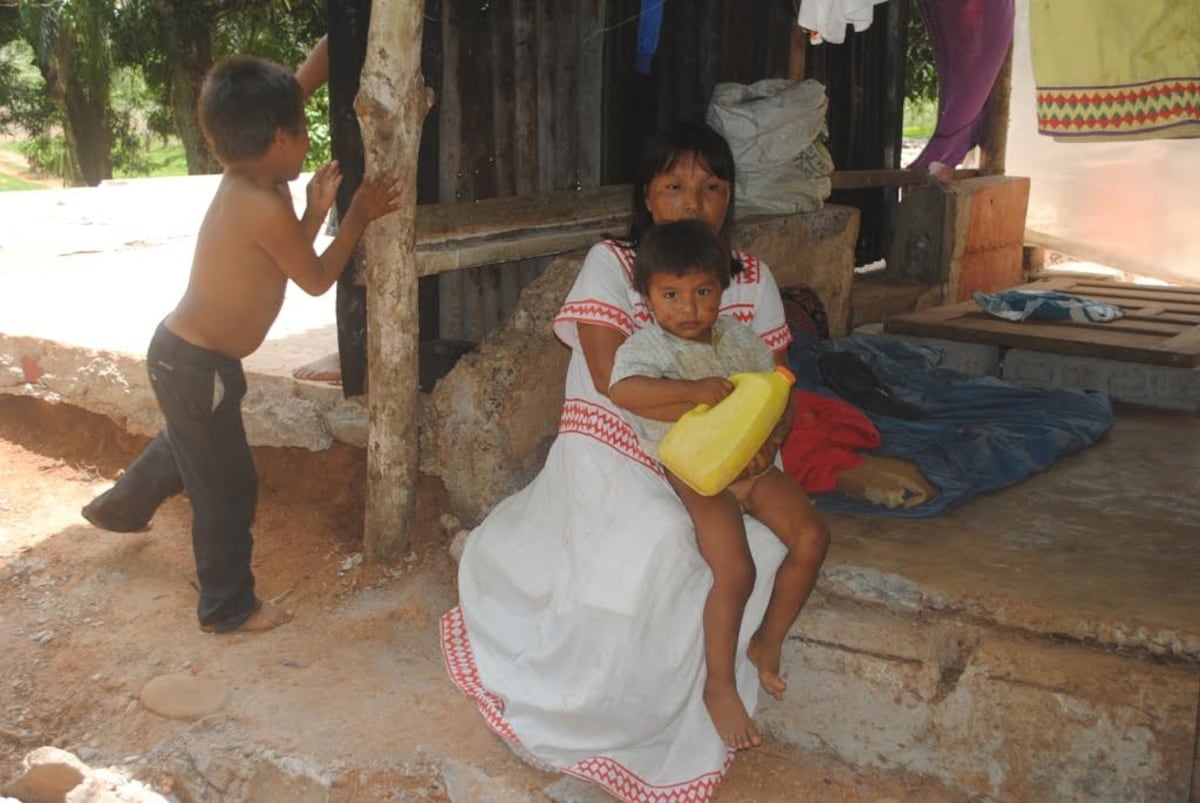 Indígenas ngäbes a la espera de mejores viviendas