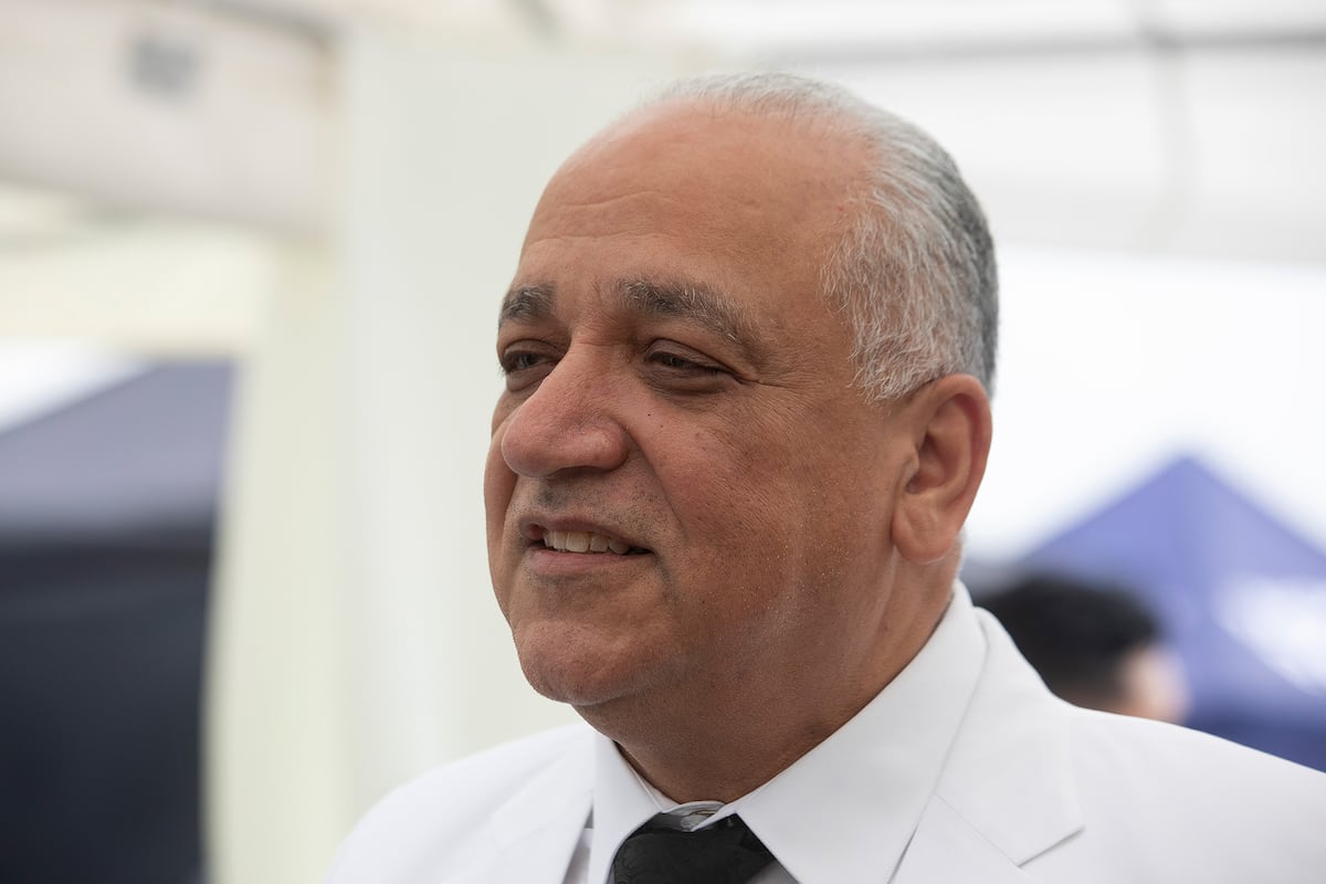 ‘Vengo cariñoso’: Diputado Camacho ‘El amigo fiel’ ofrece $1,000