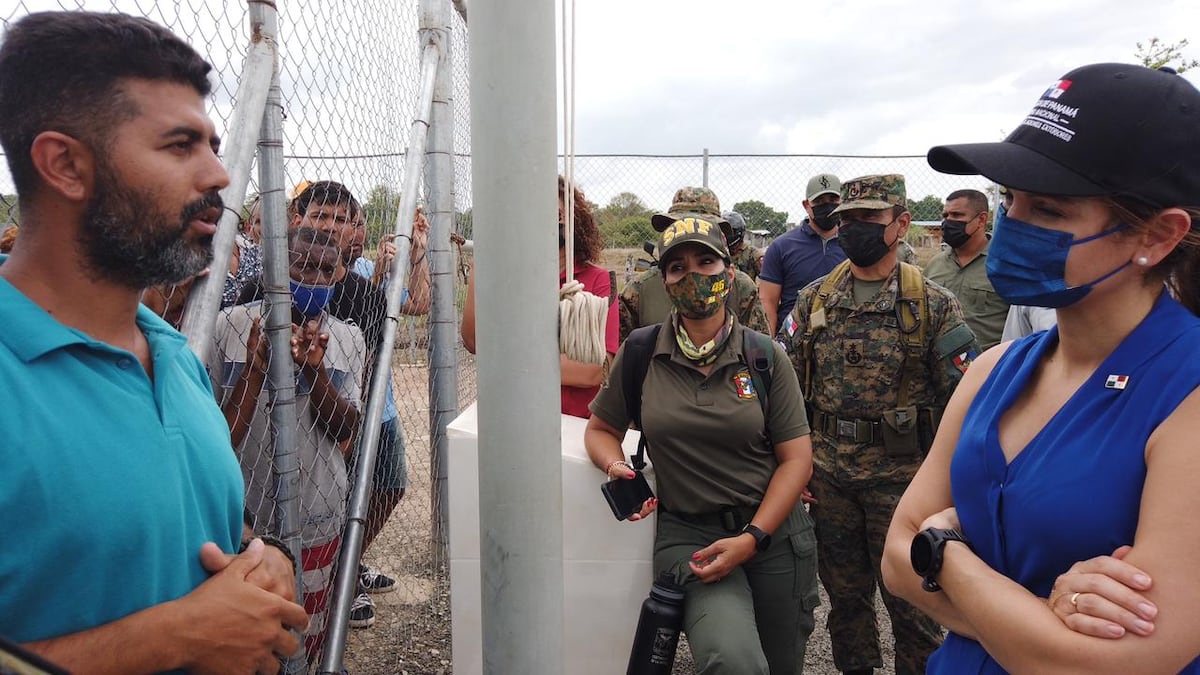 Canciller Erika Mouynes estuvo en la provincia de Darién para conocer la situación de los migrantes