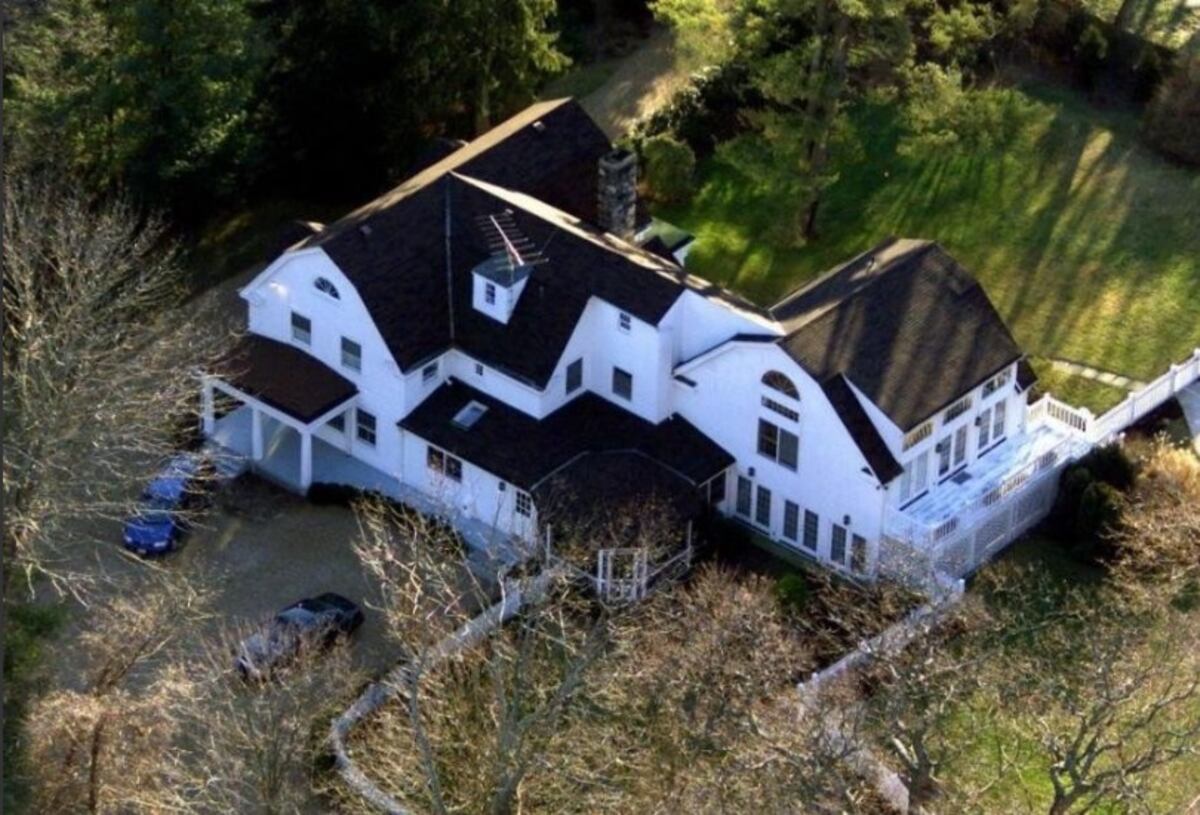 ¡QUÉ MAL INICIO DEL 2018! La casa de Bill e Hilary Clinton  se incendió