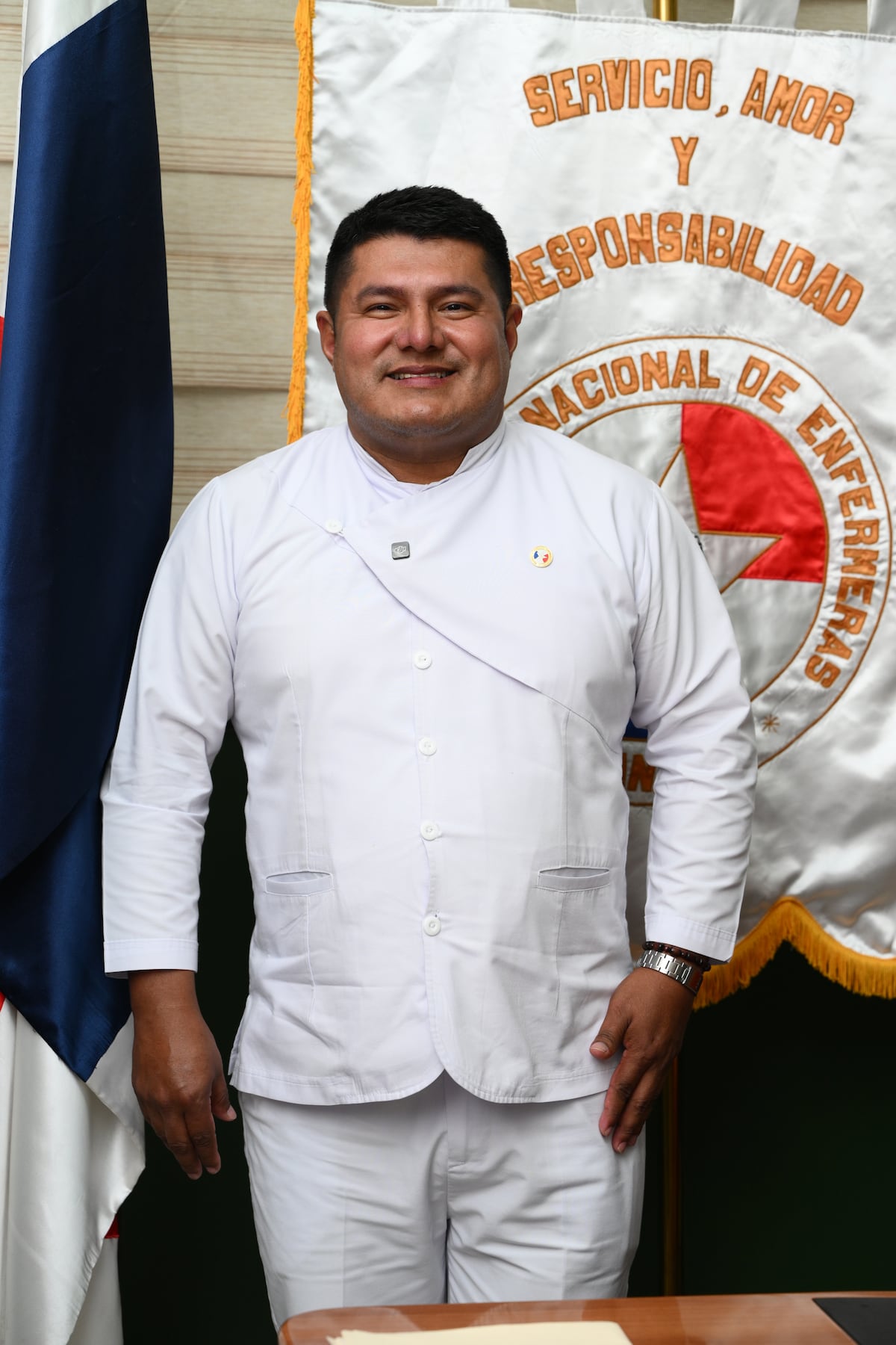 ‘No las desanimo’: presidente de ANEP llama a estudiar enfermería… pese al desempleo